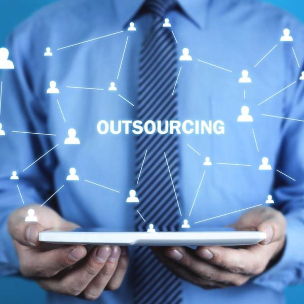 Аутсорсинг QP (Qualified Person) в ЕС: когда это выгодно и как устроено